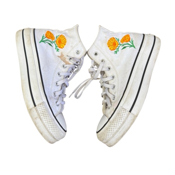 Converse Women's White Floral Embroidered High Top Sneakers Size 7 - Picture 1 of 11